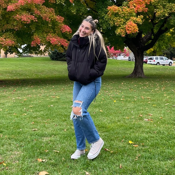 Meet your Posher, Lucía - Picture 1 of 1